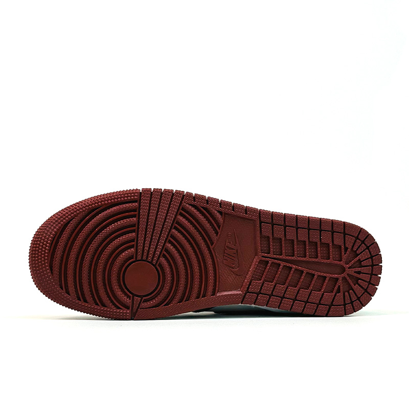 Jordan 1 Retro High Burgundy Black Winter С МЕХОМ