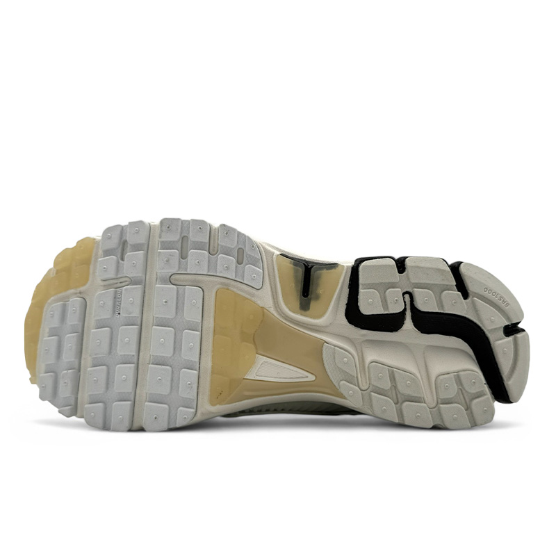 Nike Zoom Vomero 5 Supersonic FN7649-110