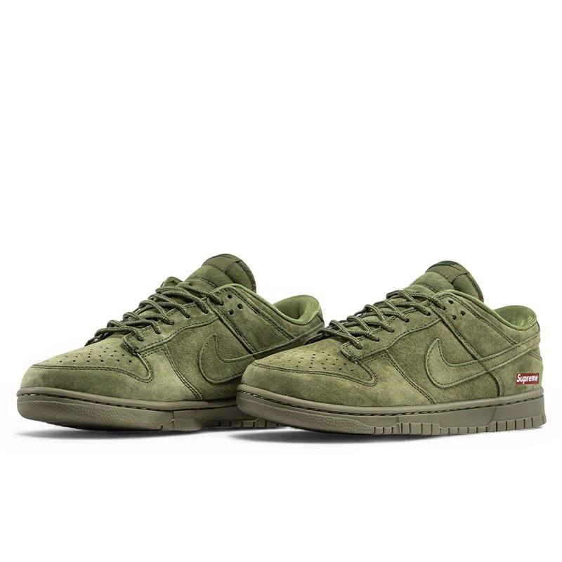 Nike SB Dunk Low x Supreme Khaki