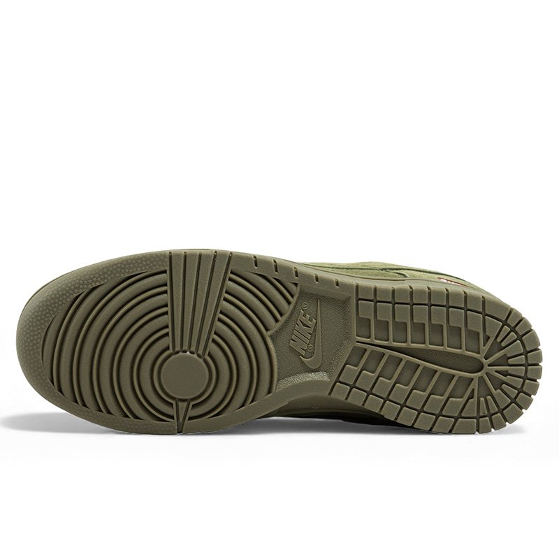 Nike SB Dunk Low x Supreme Khaki