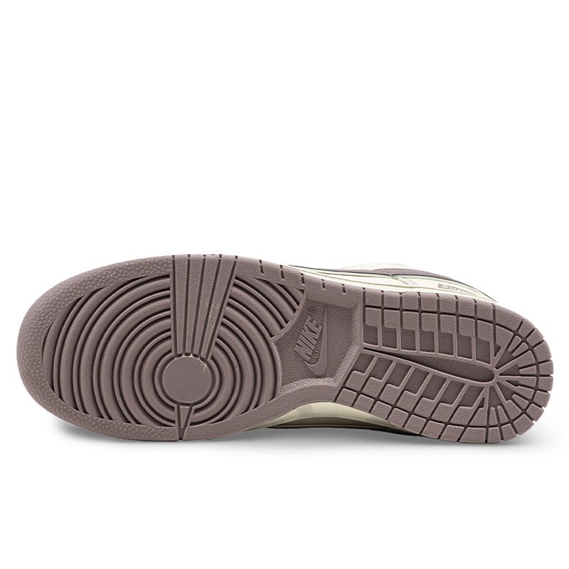 Nike SB Dunk Low x Supreme Double Swoosh Beige