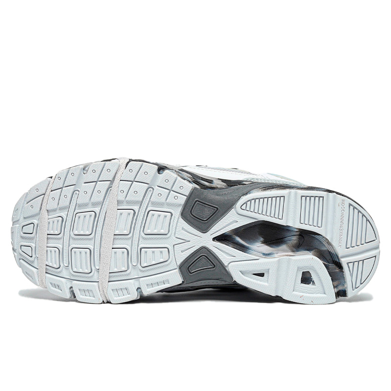Nike Initiator Custom Light Grey