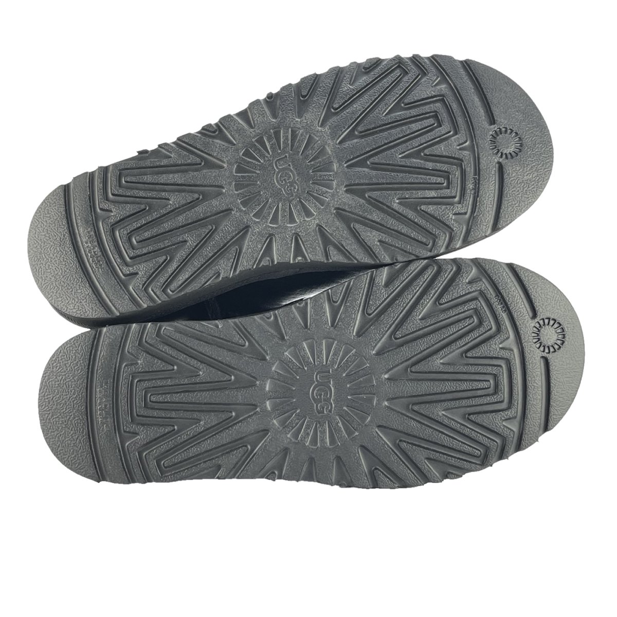UGG Classic Short Bailey Button Black Bling